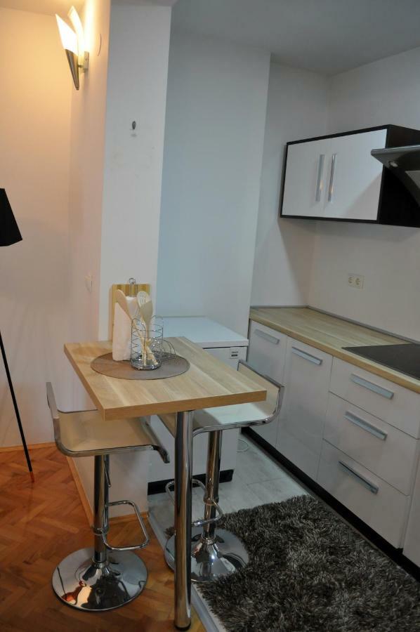 Apartman Dina Daire Tuzla Dış mekan fotoğraf